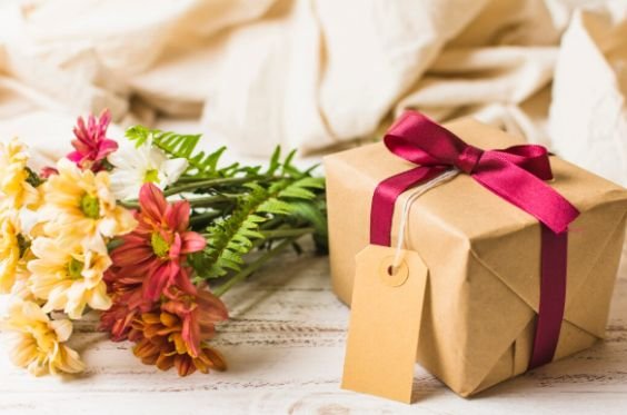 How I Choose Aesthetic Housewarming Gifts