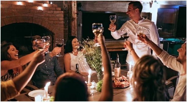 What Food and Drinks Actually Work for a Spring Garden Party?