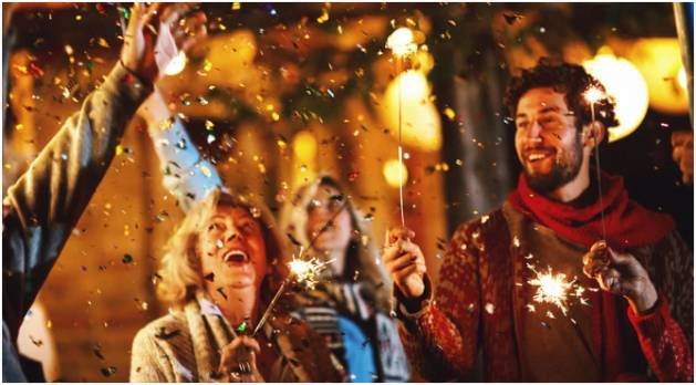 How Can You Keep New Year Party Themes 2026 Simple at Home?